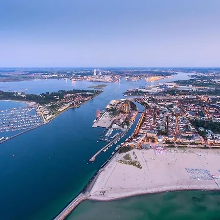 Ferienhaus Doppelzimmer Menue, Direkt Am Alten Strom Rostock